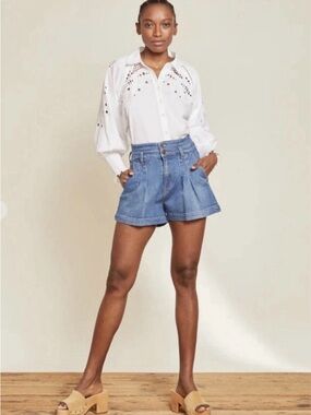 Veronica Beard Jaylen
Pleated Blue Jean Shorts Sz
28 High Rise EUC